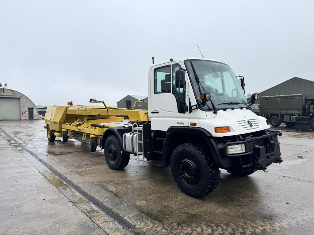 military vehicles for sale - Mercedes Unimog U400 with Danline Runway Sweeper